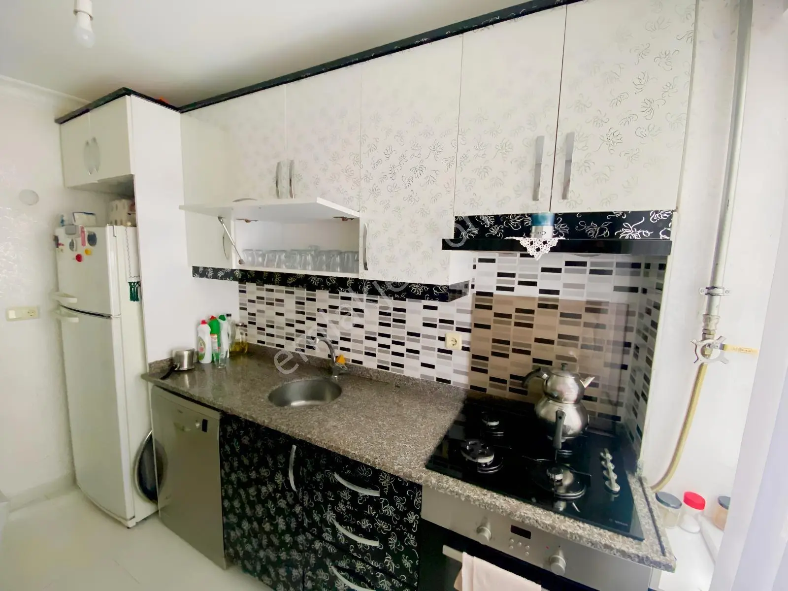 Gazi Hastanesi Arkası Cadde Üstü Cift Balkonlu 10 Yaşnda Arakat — fotoğraf 14