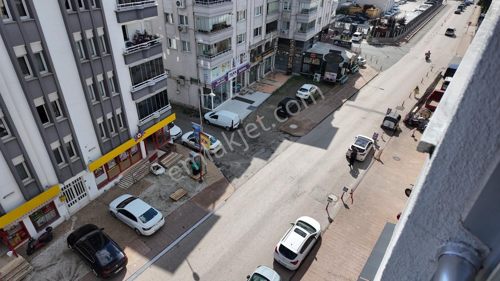 Akyazı Mahallesi'nde Sahile Yürüme Mesafesinde Geniş 3+1 Daire — fotoğraf 24