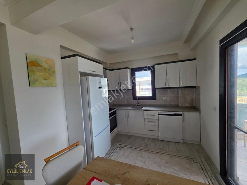 Mumcularda Eşyalı Satılık 2+1 Daire — fotoğraf 9
