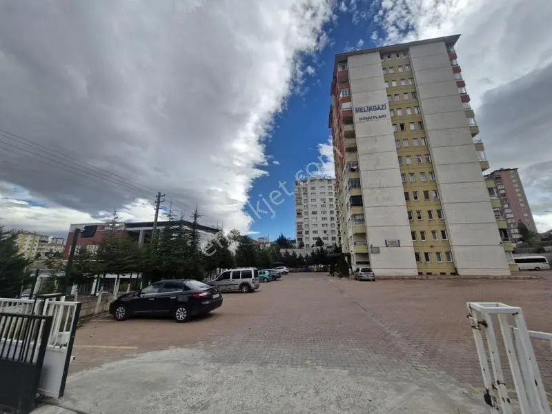Belediye Konutlarında Cem Evi Karşısında Full Yapılı 2,5+1 Daire — fotoğraf 18
