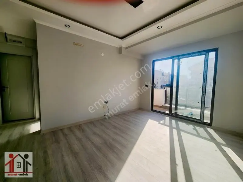 Sıfır Lüx Katda Oturuma Hazır 1+1 Kapalı Garajlı Daire — fotoğraf 4
