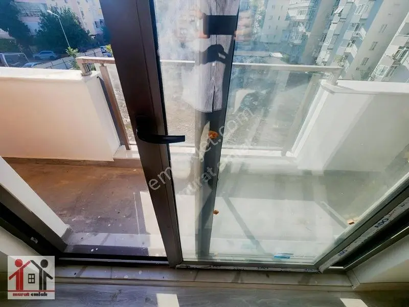 Sıfır Lüx Katda Oturuma Hazır 1+1 Kapalı Garajlı Daire — fotoğraf 9