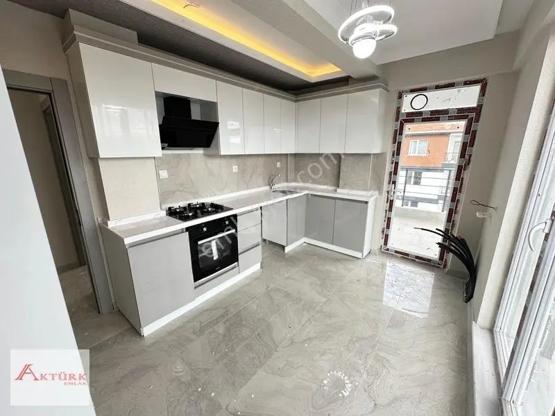 //aktürk Emlak\\ara Kat Yerden Isıtma Güney Ön Cephe Sıfır Daire — fotoğraf 24