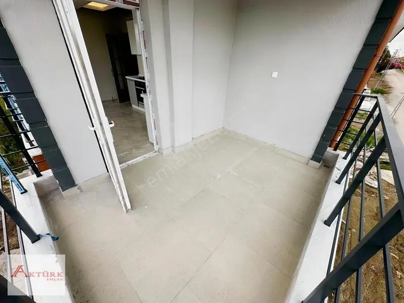 //aktürk Emlak\\ara Kat Yerden Isıtma Güney Ön Cephe Sıfır Daire — fotoğraf 32