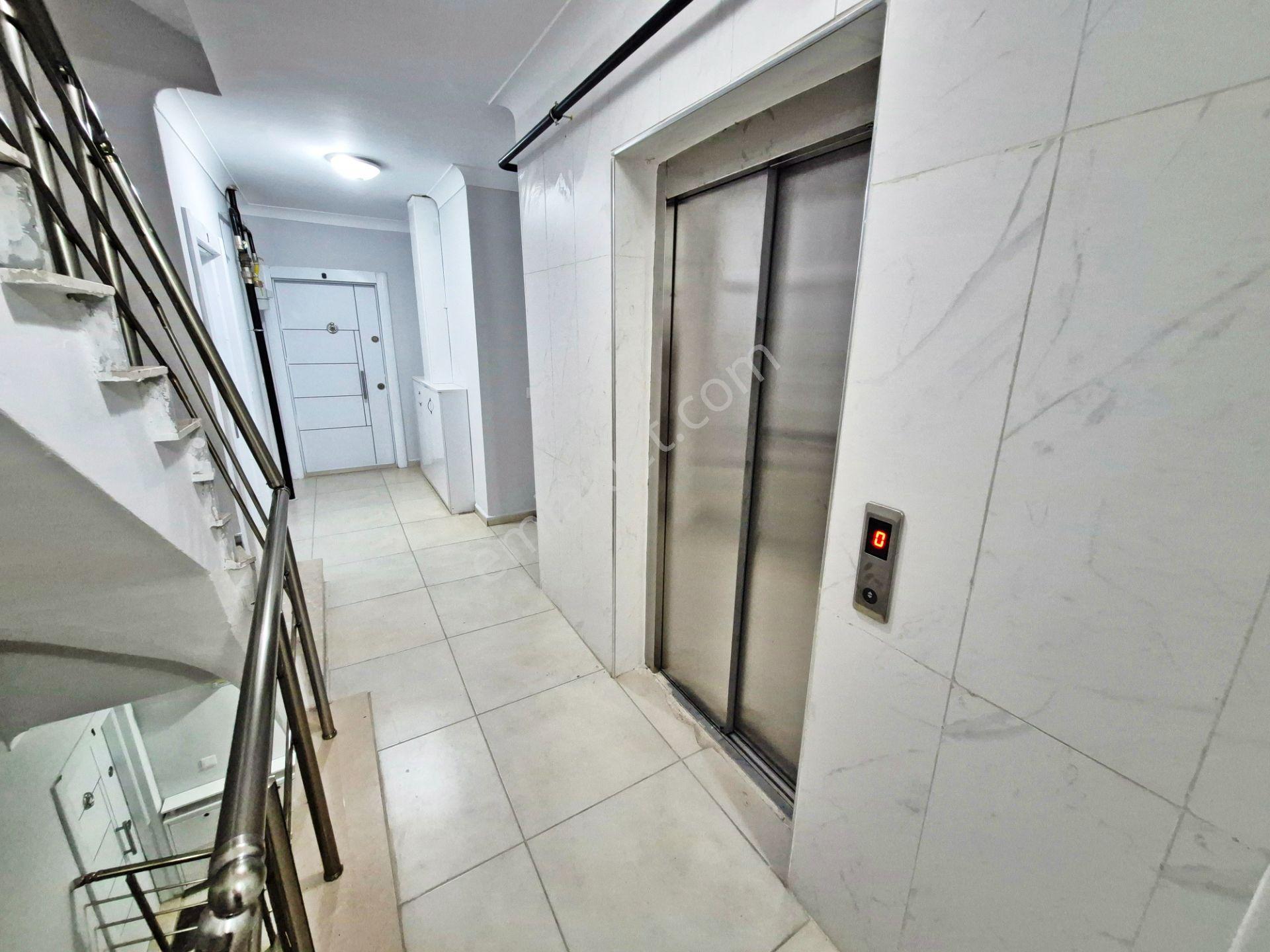 Aktif'ten Akçay 'da Satılık 8 Yaşında Arakat Ön Cephe Otoparklı 2+1 Daire — fotoğraf 4