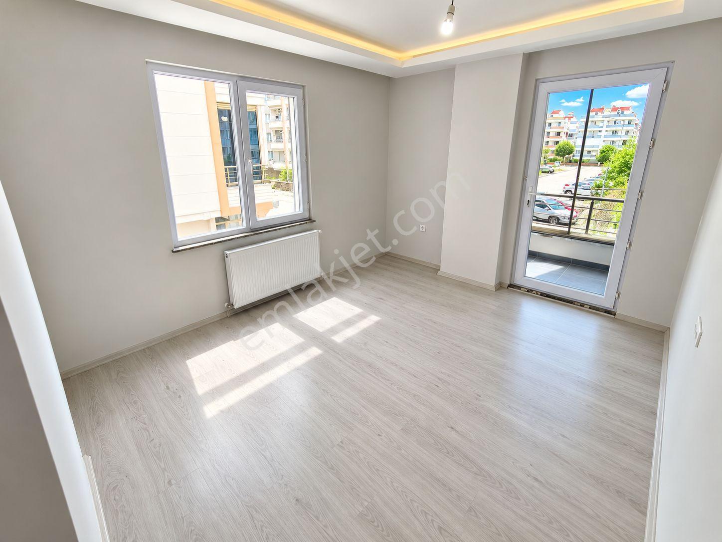 Aktif'ten Akçay 'da Satılık 8 Yaşında Arakat Ön Cephe Otoparklı 2+1 Daire — fotoğraf 8