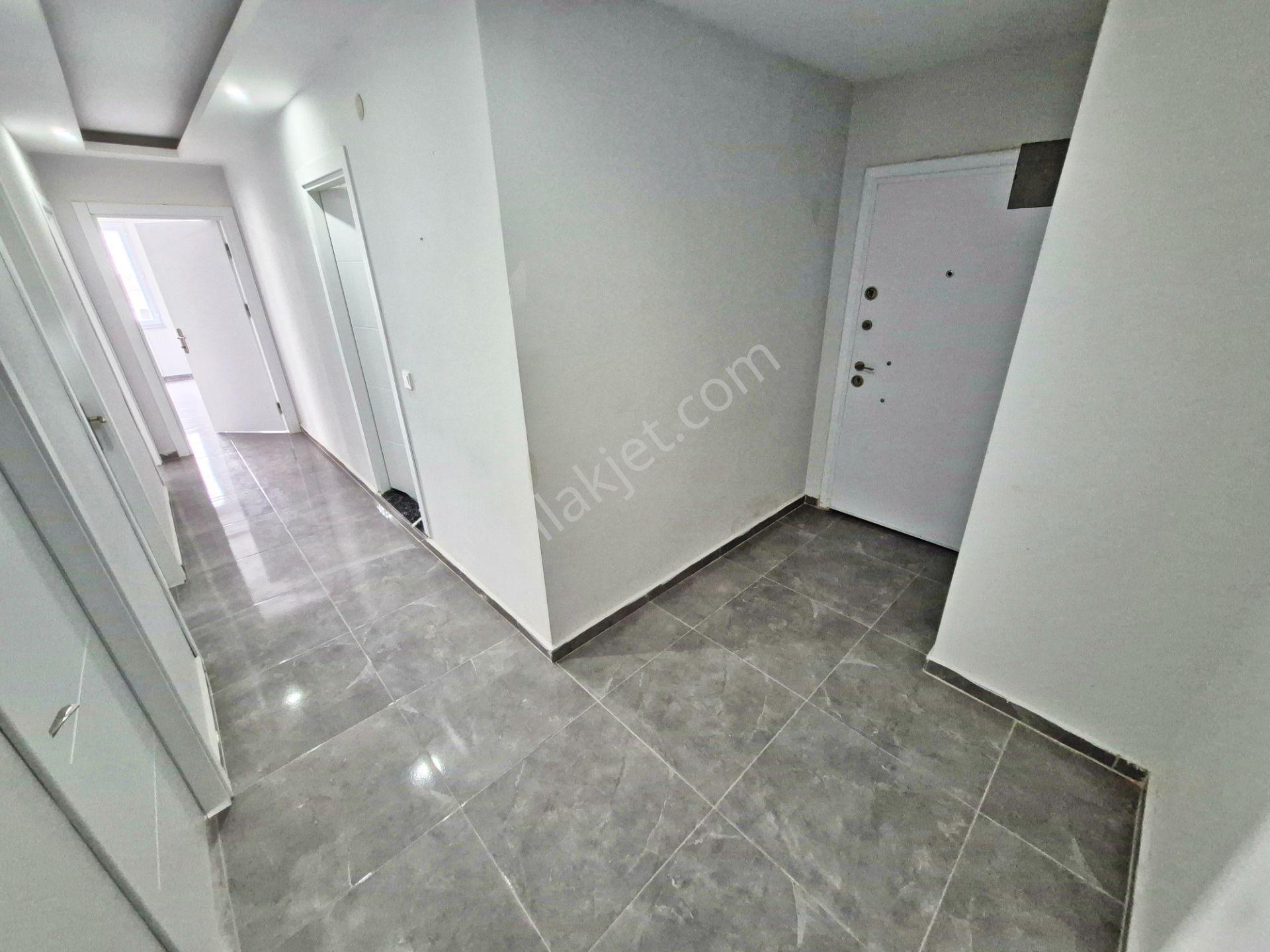 Aktif'ten Akçay 'da Satılık 8 Yaşında Arakat Ön Cephe Otoparklı 2+1 Daire — fotoğraf 24