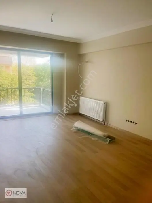 Nova'dan Moda Şifa Sokak'ta,satılık, Balkonlu 2+1 — fotoğraf 3