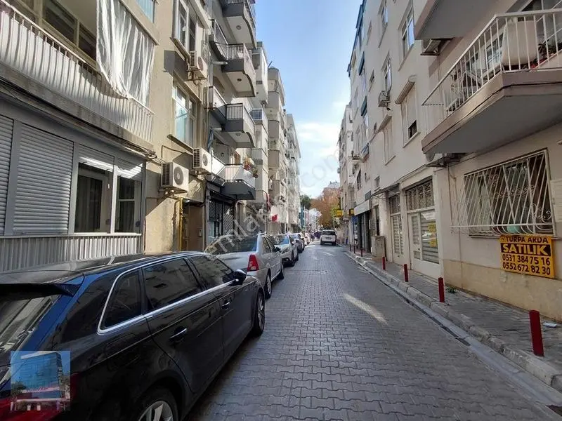 Karşıyaka Bahariyede Tadilatlık 2+1 Fırsat Daire! — fotoğraf 2