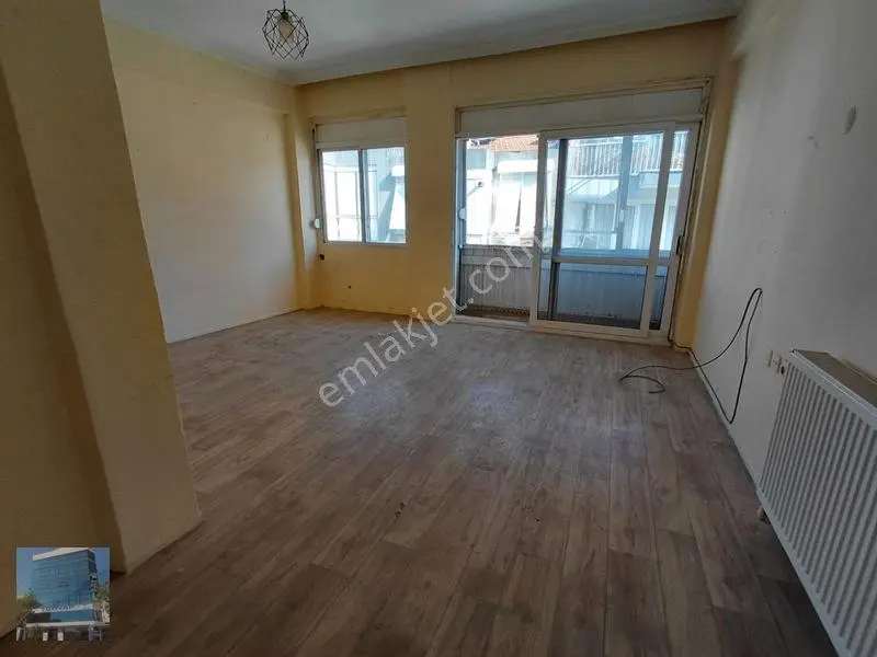 Karşıyaka Bahariyede Tadilatlık 2+1 Fırsat Daire! — fotoğraf 7