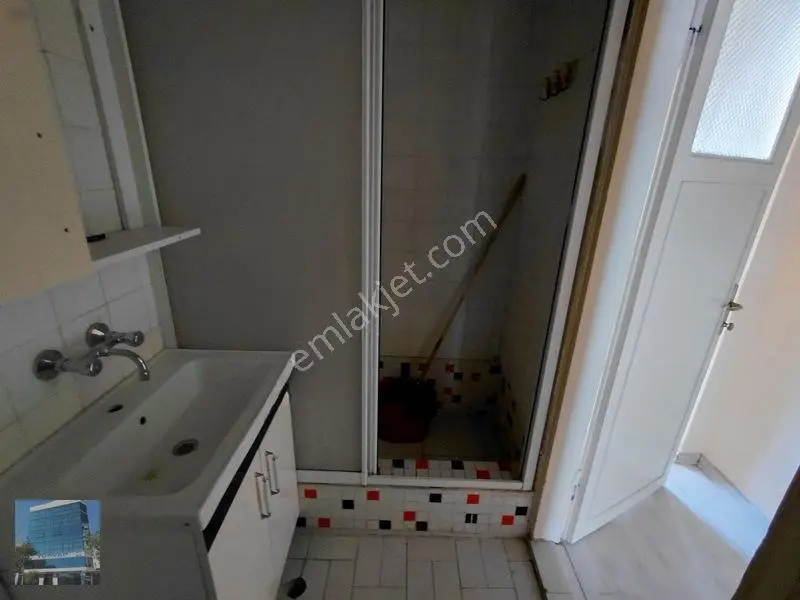 Karşıyaka Bahariyede Tadilatlık 2+1 Fırsat Daire! — fotoğraf 12