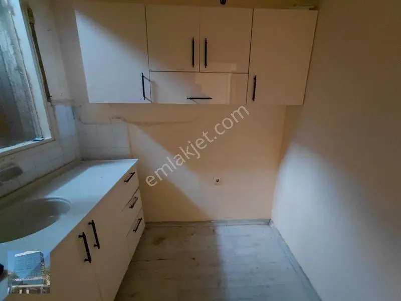 Karşıyaka Bahariyede Tadilatlık 2+1 Fırsat Daire! — fotoğraf 21