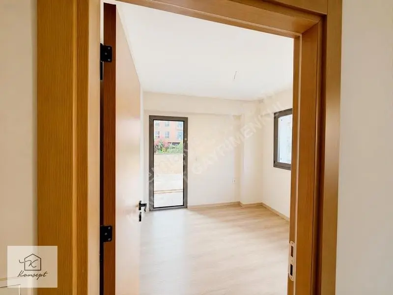 Konsept'den Site İçerisinde Teraslı Satılık 1+1 Daire — fotoğraf 11