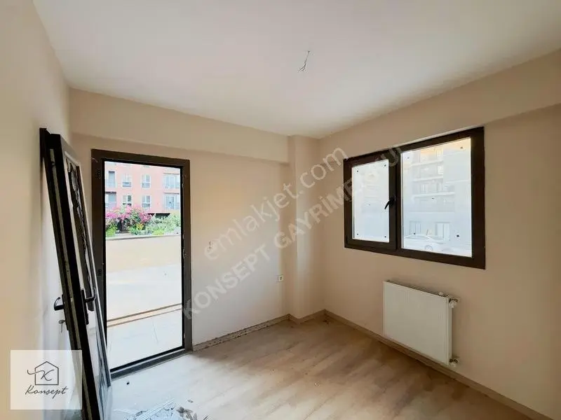 Konsept'den Site İçerisinde Teraslı Satılık 1+1 Daire — fotoğraf 13