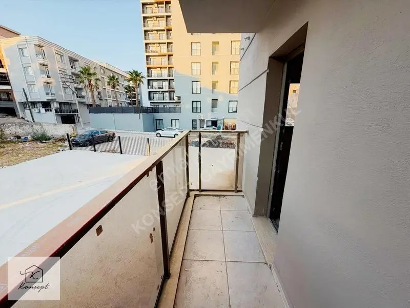 Konsept'den Site İçerisinde Teraslı Satılık 1+1 Daire — fotoğraf 15