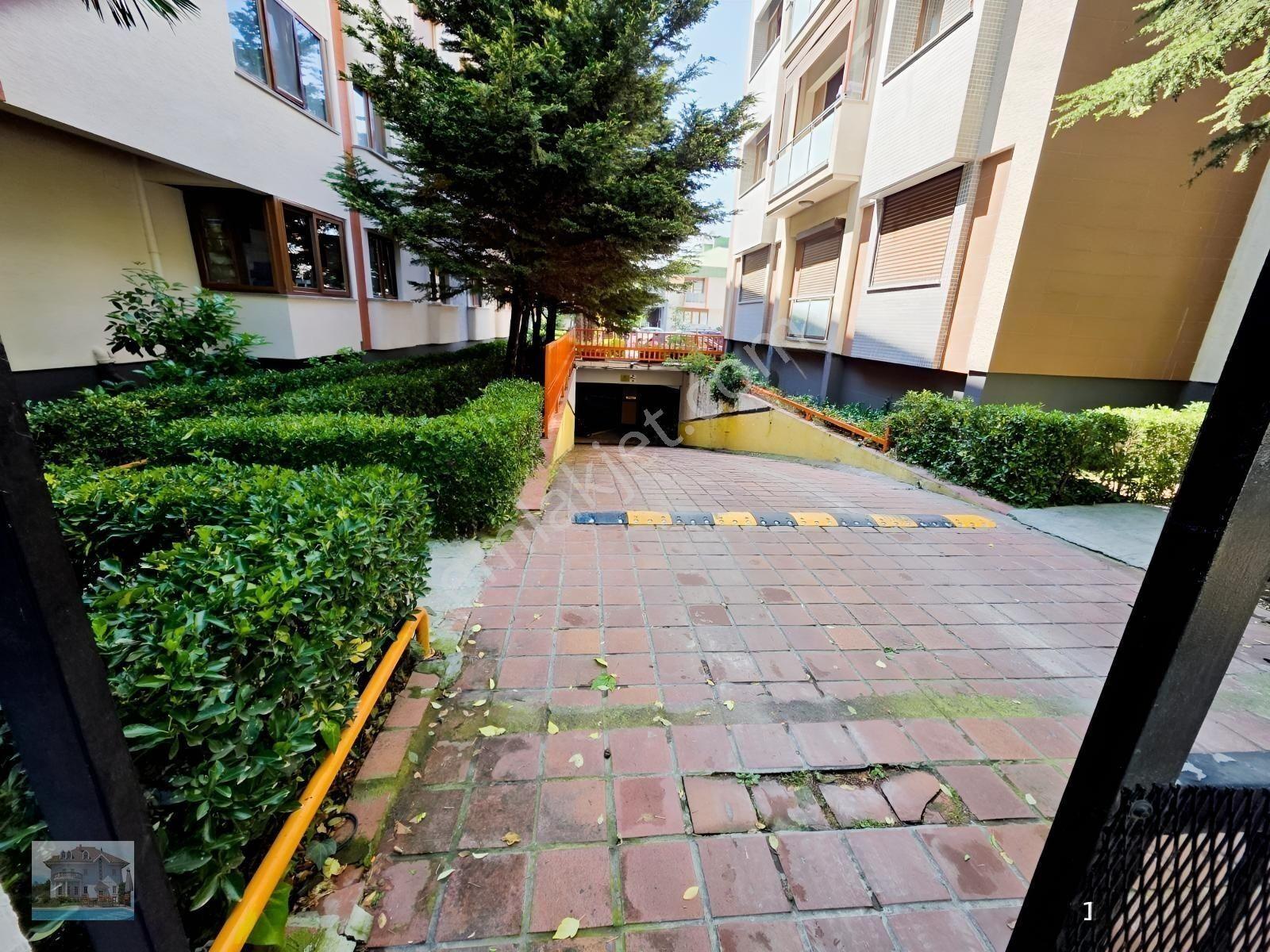 Dragos Erguvan Sıtesınde Satilik Mustakil Girisli Tripleks — fotoğraf 21