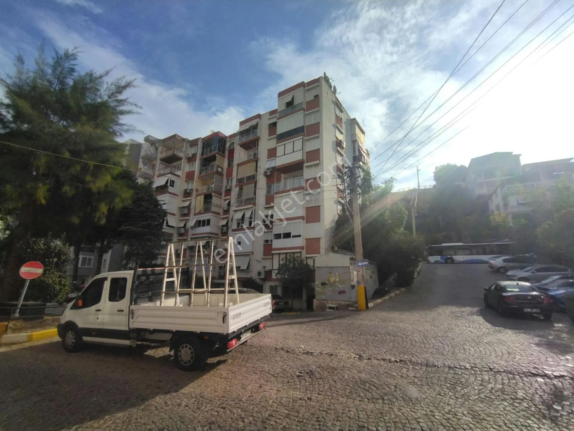 Balçova Ç.emeç Mh. Merkezi Konumda 2+1 Satılık Daire — fotoğraf 3