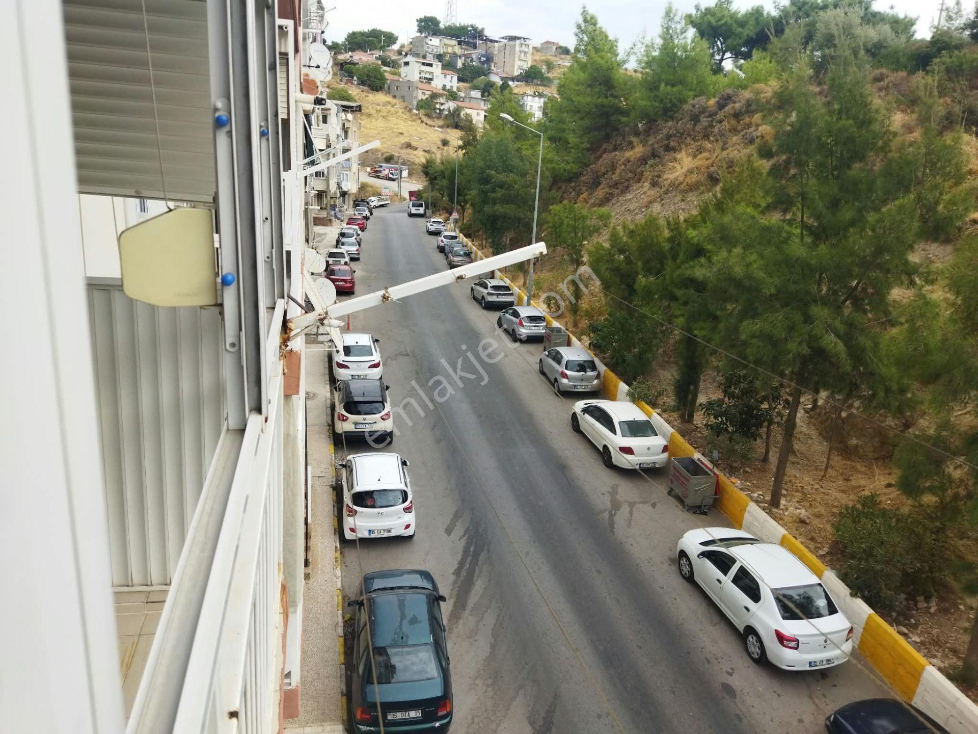 Balçova Ç.emeç Mh. Merkezi Konumda 2+1 Satılık Daire — fotoğraf 23
