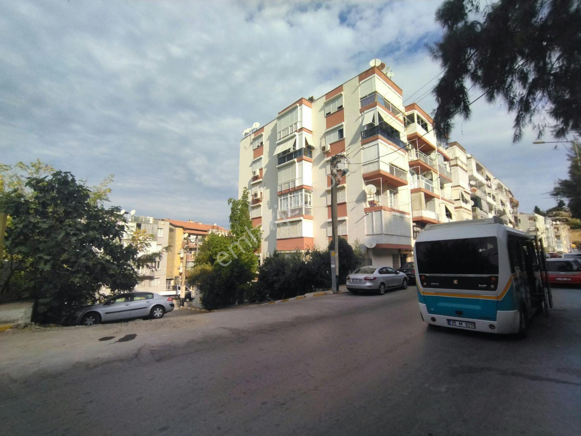 Balçova Ç.emeç Mh. Merkezi Konumda 2+1 Satılık Daire — fotoğraf 27