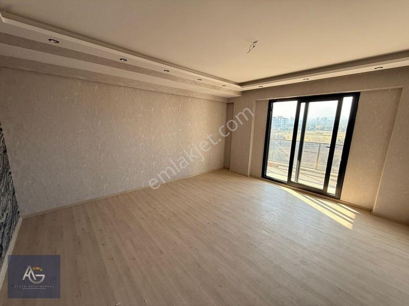 İstasyon Mah. Akkeçili Cad. Sıfır Kapalı Mutfak 120 M2 3+1 Daire