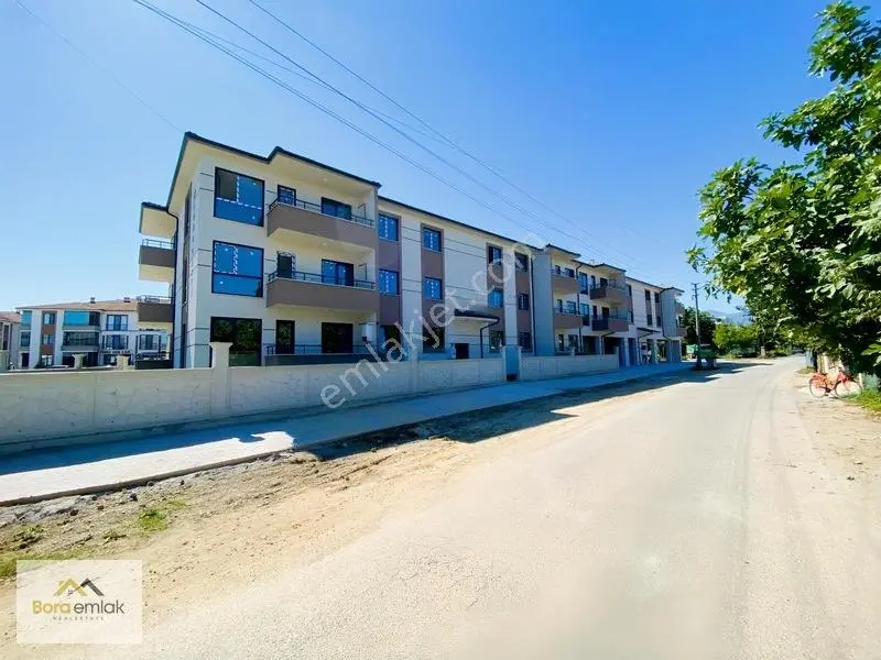 Bora Emlak'dan Yunus Emre Mahallesin'de 2+1 Lüx Daireler — fotoğraf 3