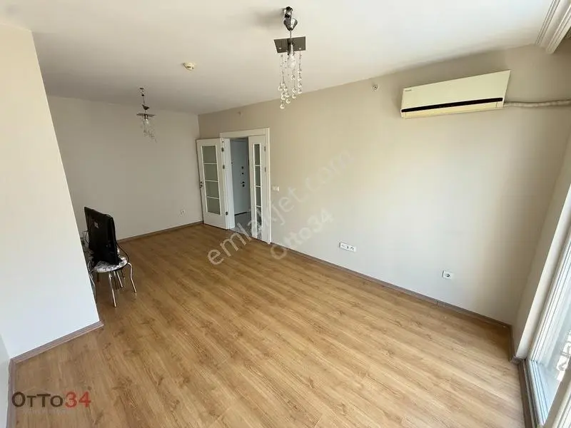 Otto34 'den İnnovia 3 Satılık 2+1 Havuz Cephe Boş Tadilatlı — fotoğraf 4