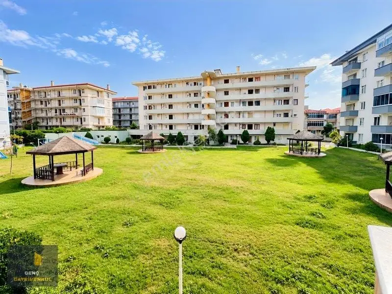 Denize Sıfır Site İçerisinde Masrafsız 2+1 Daire — fotoğraf 3