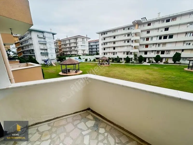 Denize Sıfır Site İçerisinde Masrafsız 2+1 Daire — fotoğraf 17