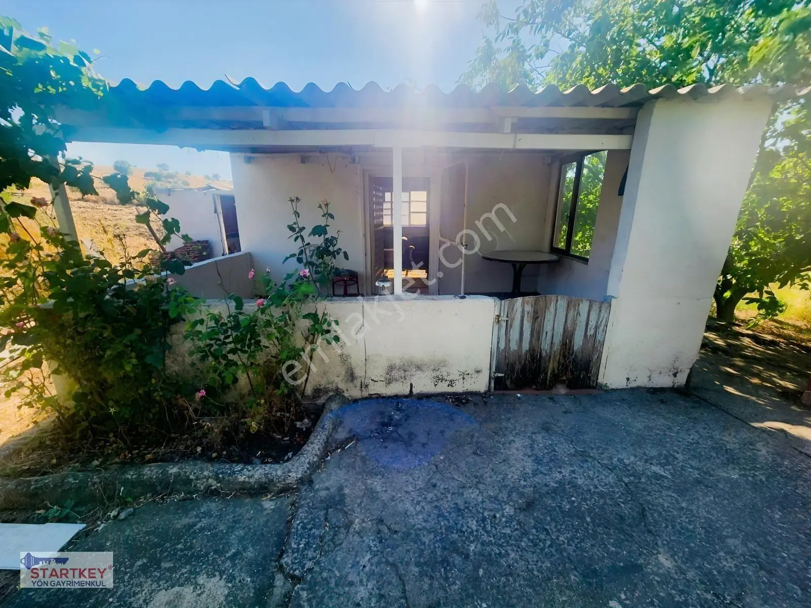 Startkey Yönden Üçpınarda Tel Örgü İle Çevrili Hobi Bahçesi — fotoğraf 2