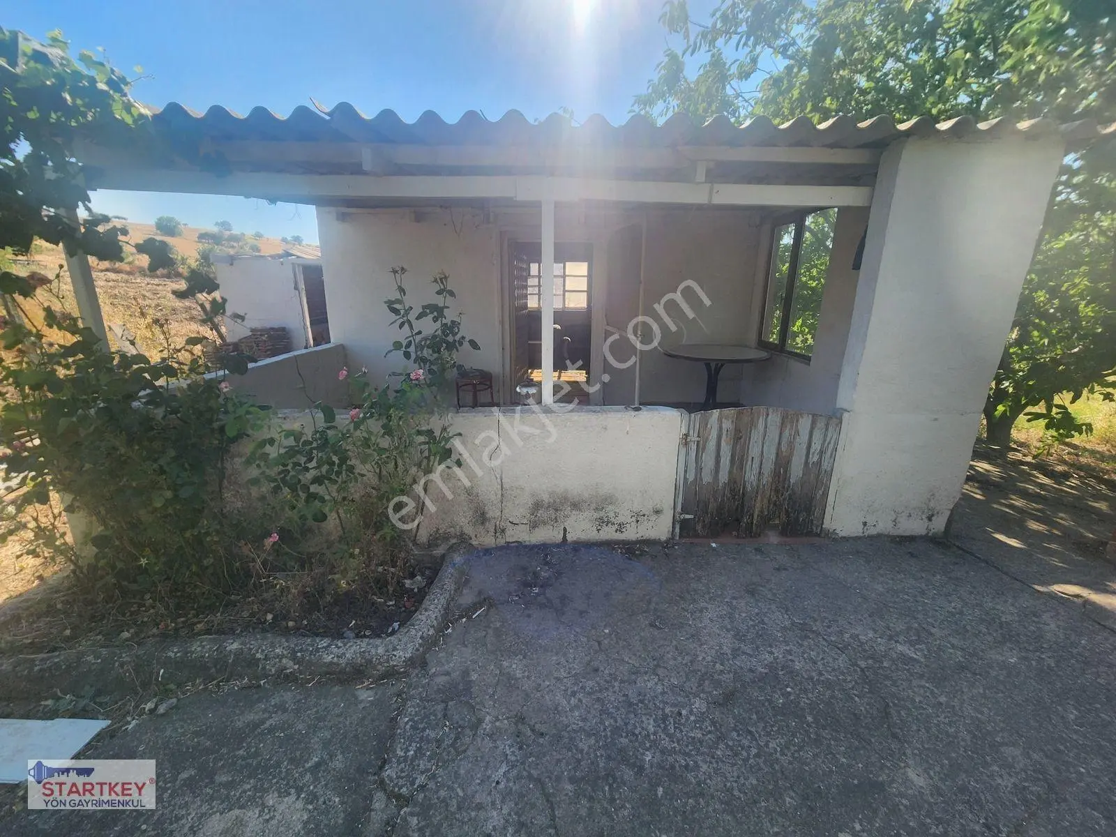 Startkey Yönden Üçpınarda Tel Örgü İle Çevrili Hobi Bahçesi — fotoğraf 6