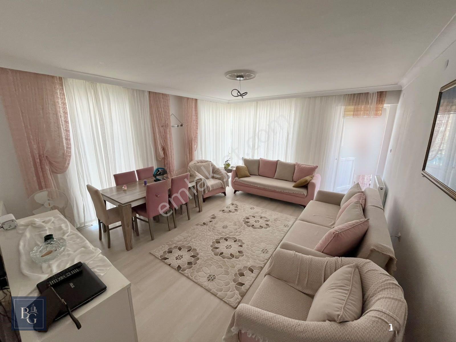 Ege'de Fırsat Daire!! Cadde Üzerinde Masrafsız Ara Kat 150m² 3+1 — fotoğraf 4