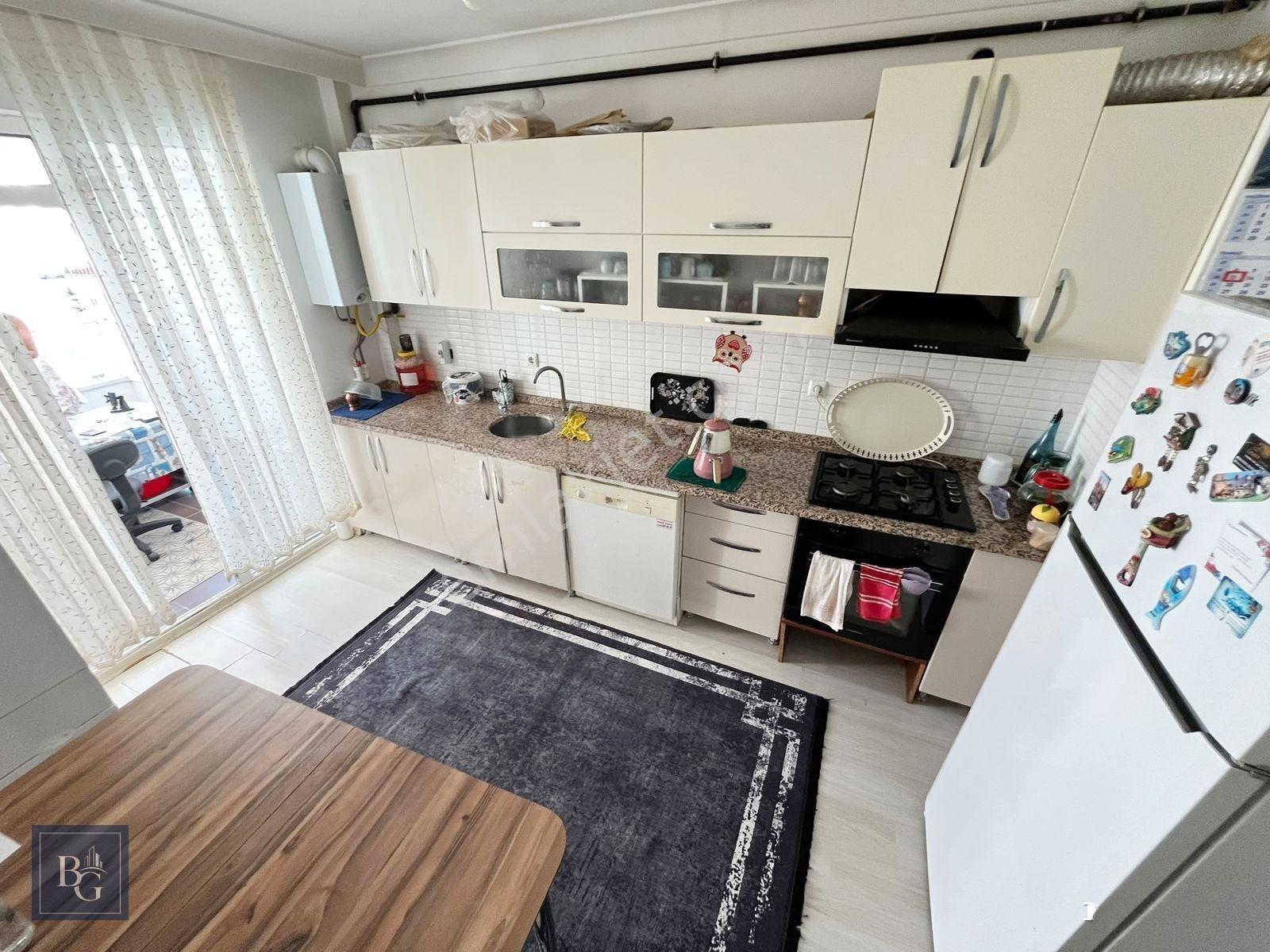 Ege'de Fırsat Daire!! Cadde Üzerinde Masrafsız Ara Kat 150m² 3+1 — fotoğraf 20