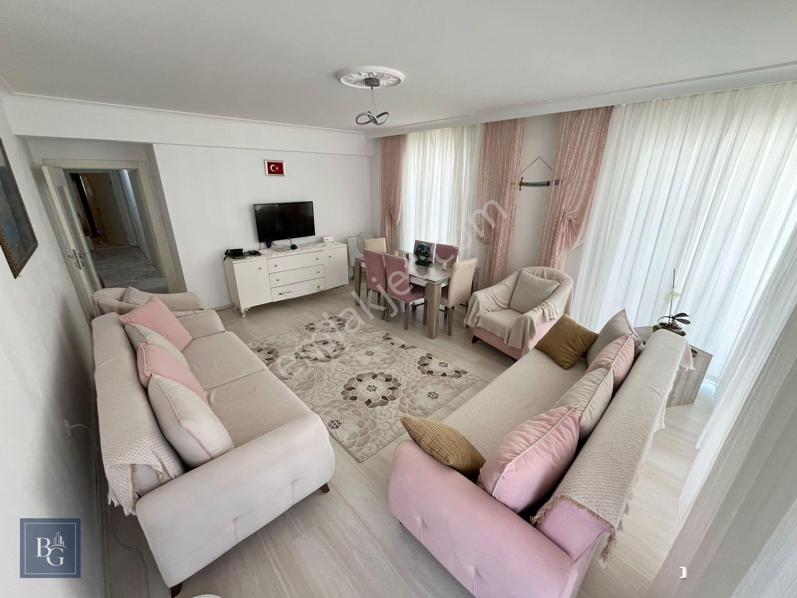 Ege'de Fırsat Daire!! Cadde Üzerinde Masrafsız Ara Kat 150m² 3+1 — fotoğraf 25