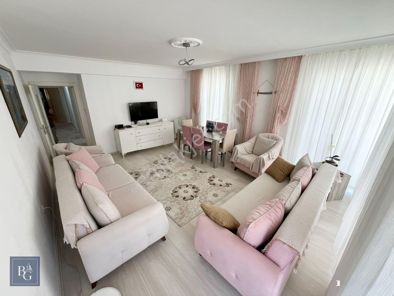 Ege'de Fırsat Daire!! Cadde Üzerinde Masrafsız Ara Kat 150m² 3+1 — fotoğraf 27