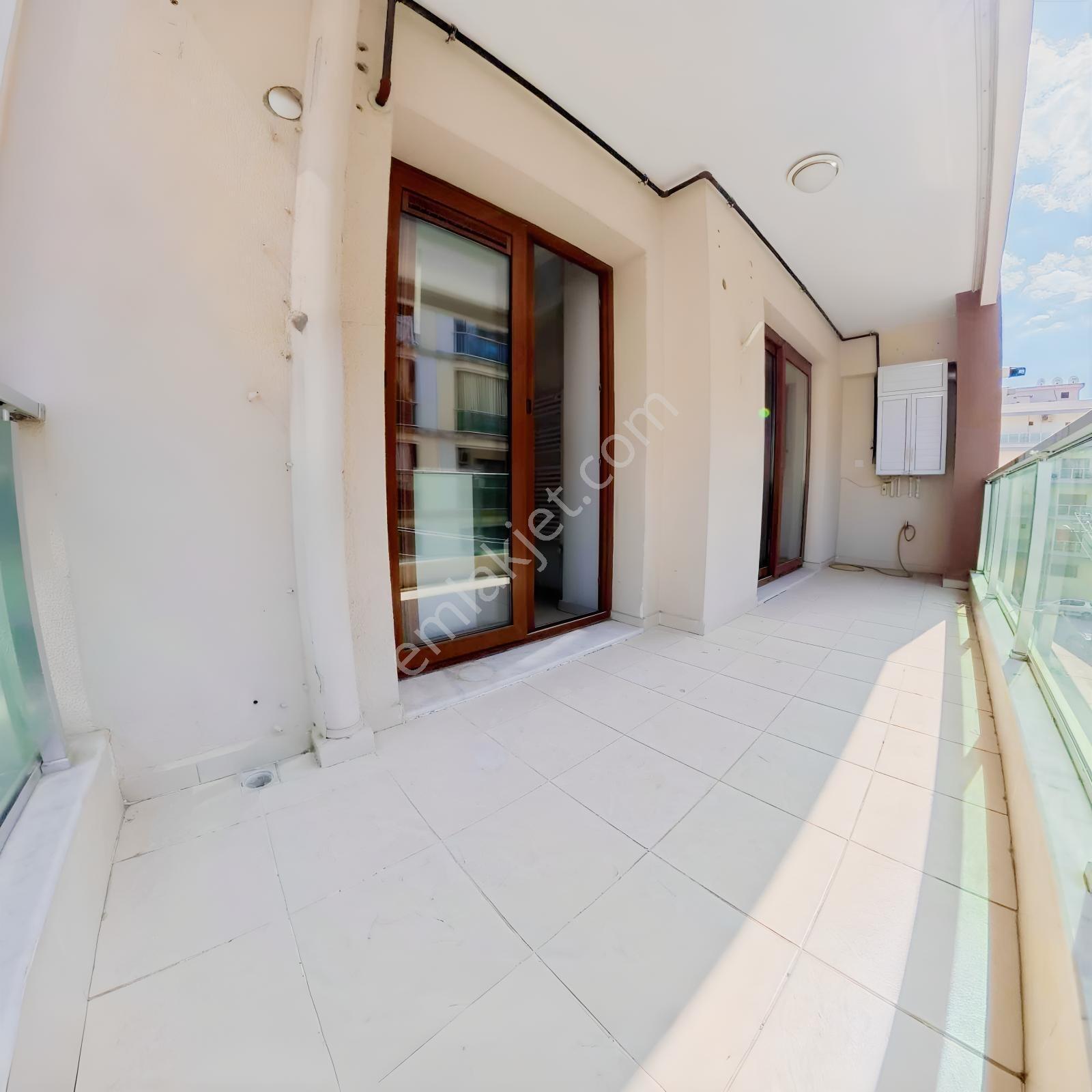 Ordu Bulvarı Arka Sokağı | Satılık 2+1 | Arakat | Geniş Balkon — fotoğraf 3