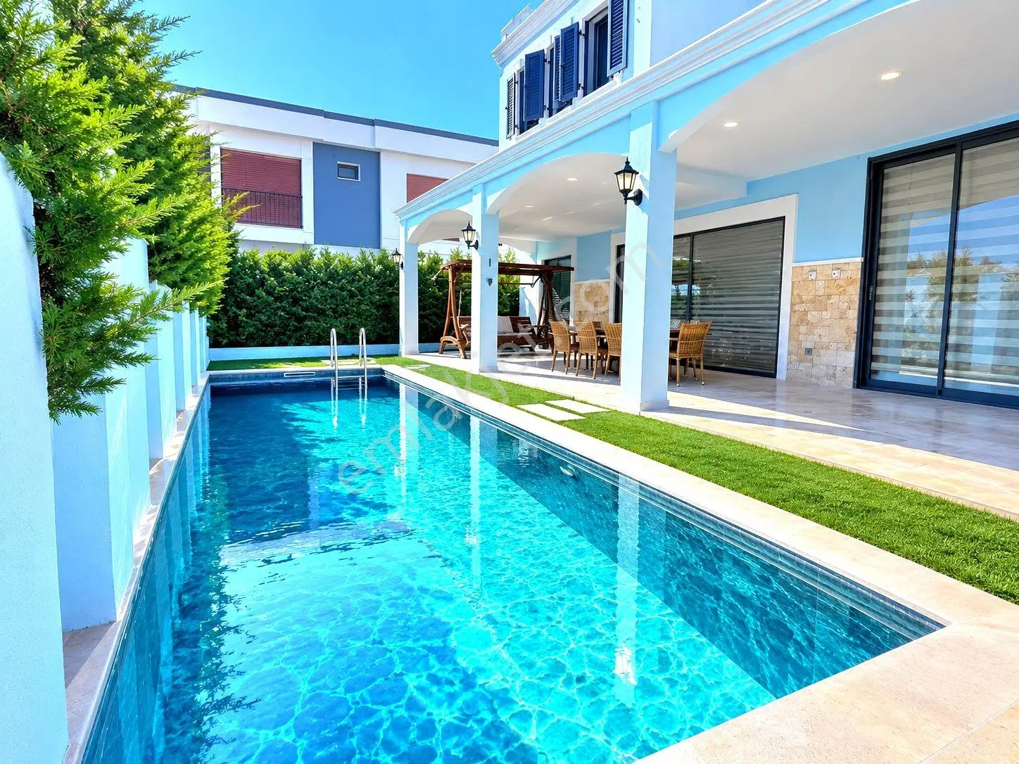 Kuşadasının En Elit Bölgesinde Plaja Ve Avm'lere Yakın Özel Havuzlu Tek Müstakil 4+1 Villa — fotoğraf 5