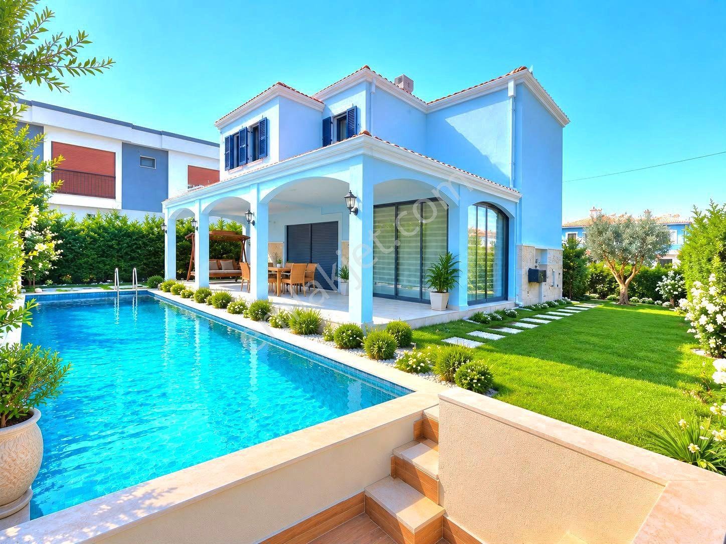 Kuşadasının En Elit Bölgesinde Plaja Ve Avm'lere Yakın Özel Havuzlu Tek Müstakil 4+1 Villa — fotoğraf 11