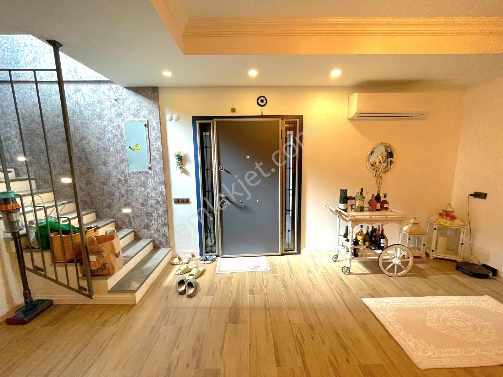 Kuşadasının En Elit Bölgesinde Plaja Ve Avm'lere Yakın Özel Havuzlu Tek Müstakil 4+1 Villa — fotoğraf 14