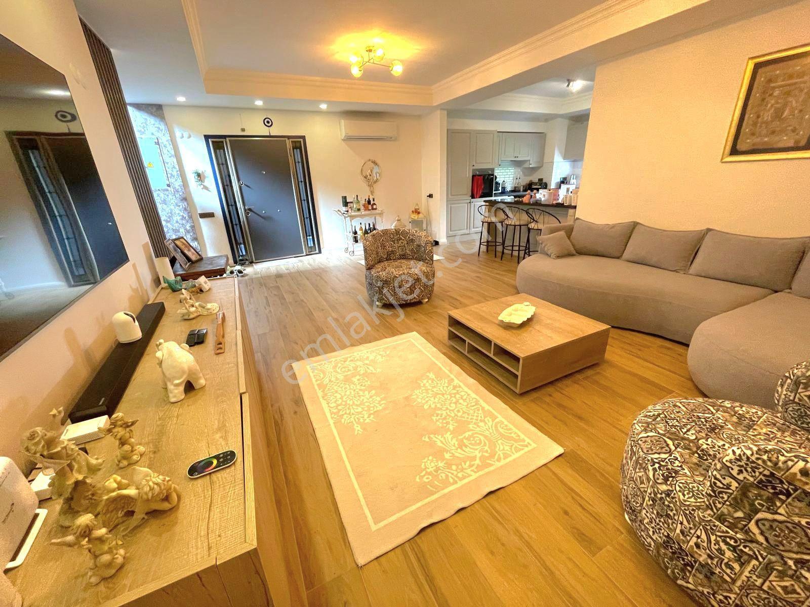 Kuşadasının En Elit Bölgesinde Plaja Ve Avm'lere Yakın Özel Havuzlu Tek Müstakil 4+1 Villa — fotoğraf 17