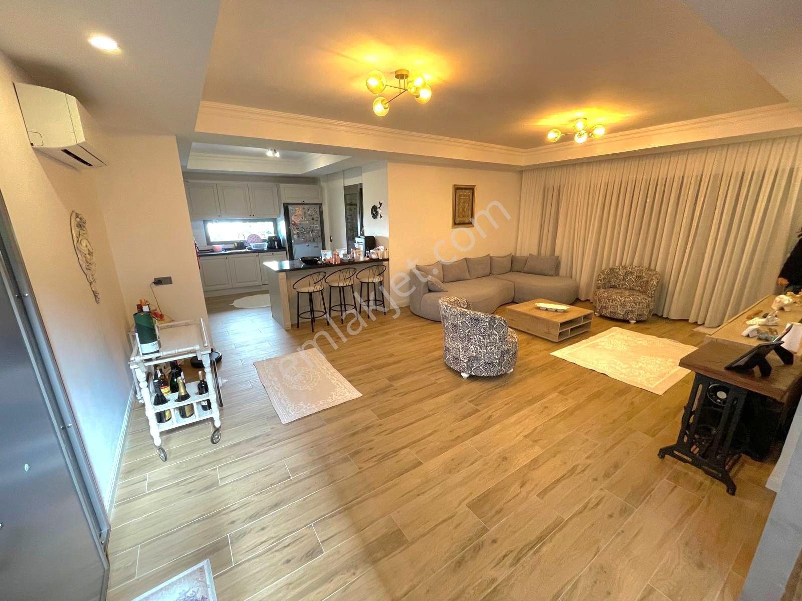Kuşadasının En Elit Bölgesinde Plaja Ve Avm'lere Yakın Özel Havuzlu Tek Müstakil 4+1 Villa — fotoğraf 23
