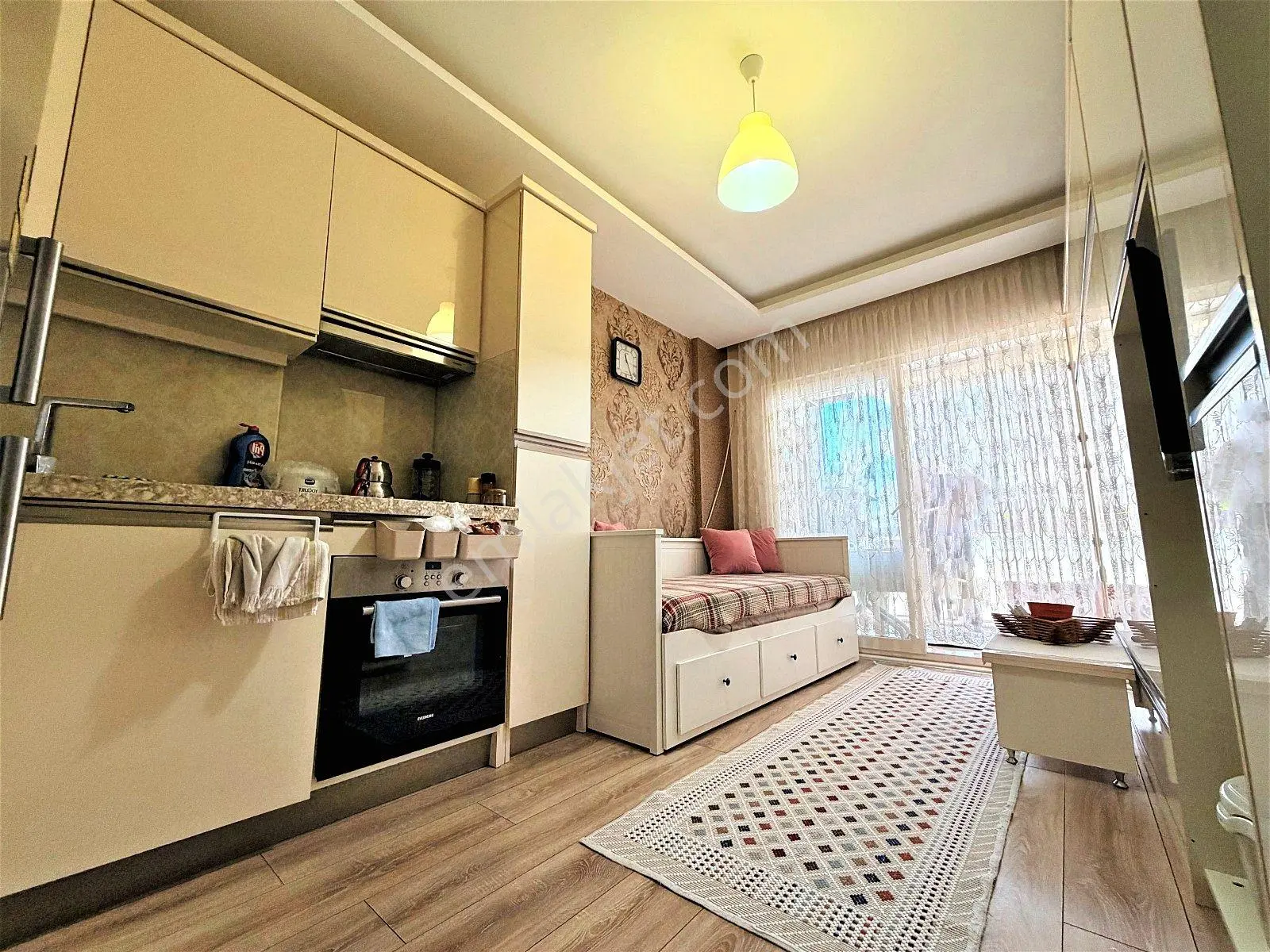 Aktif'ten Akçay'da Satılık Yüzme Havuzlu, Kapalı Otoparklı Full Eşyalı 1+0 Daire — fotoğraf 6