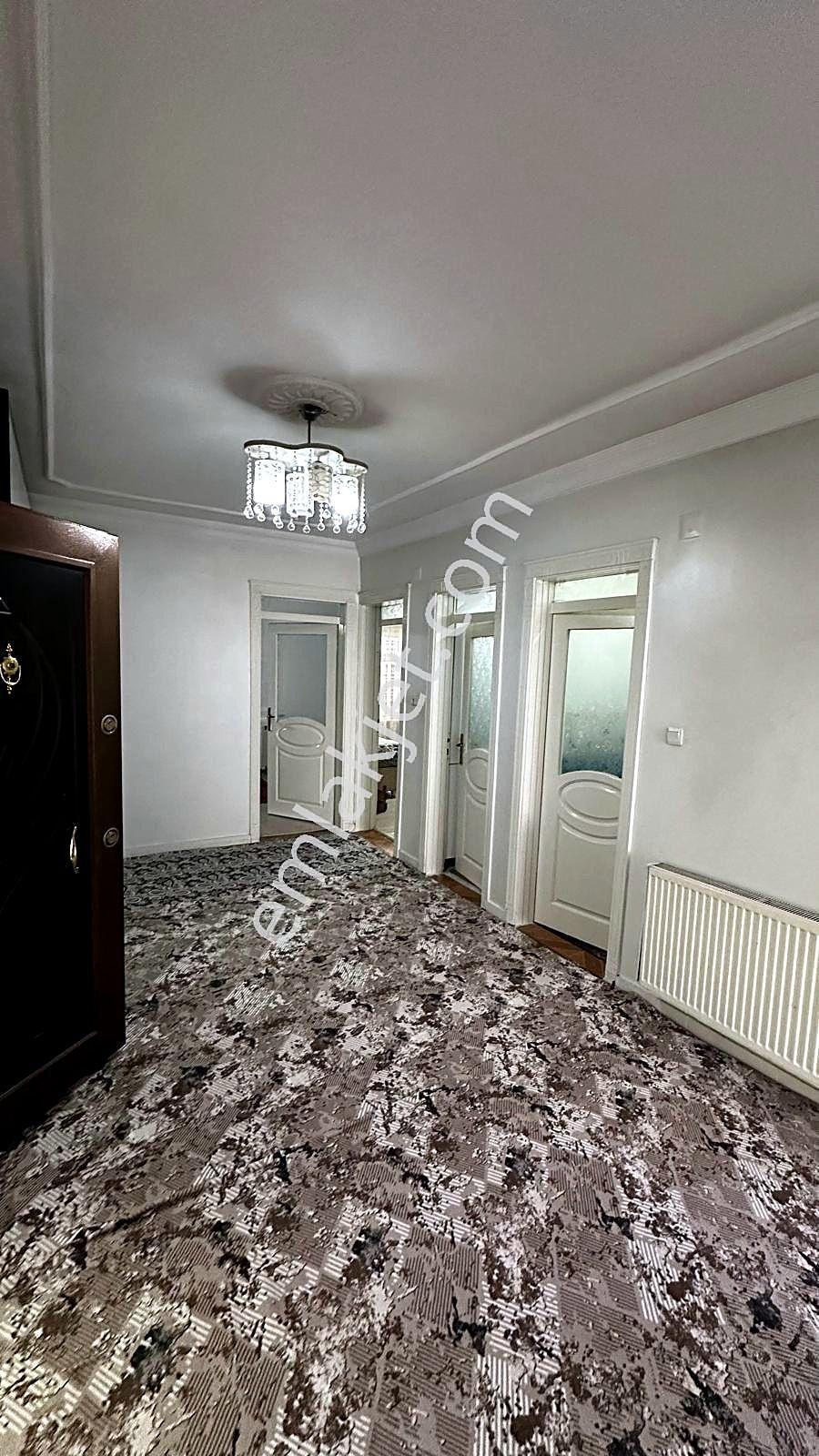 Şehitkamil Selahattin Eyyubi'de Ana Caddeye Yakın Altı Ambarlı 3 Katlı Müstakil Bina — fotoğraf 11