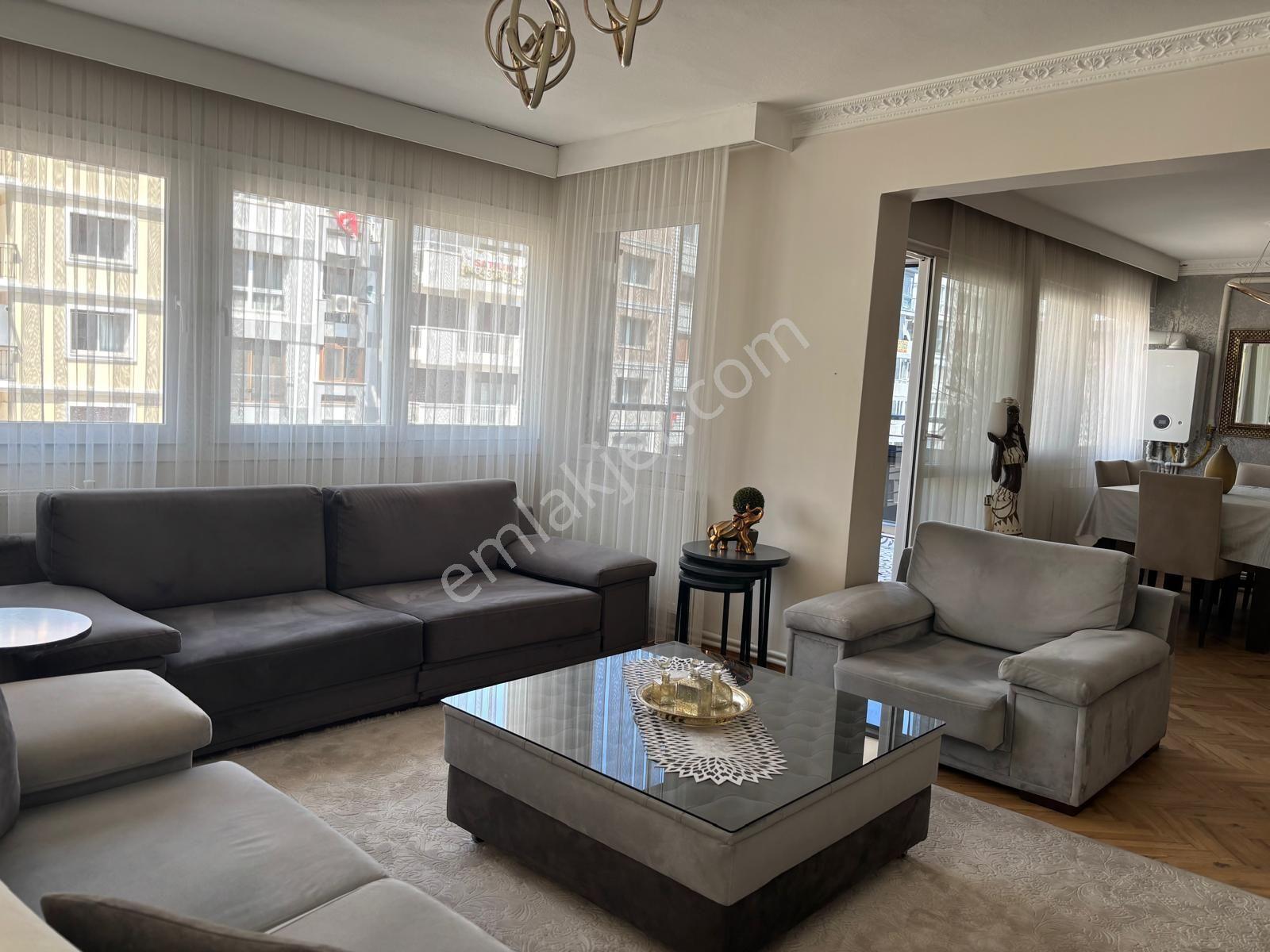 Mithatpaşa Caddesi, Prestijli Lokasyon, Şık Ve Ferah Arakat 3+1 — fotoğraf 6