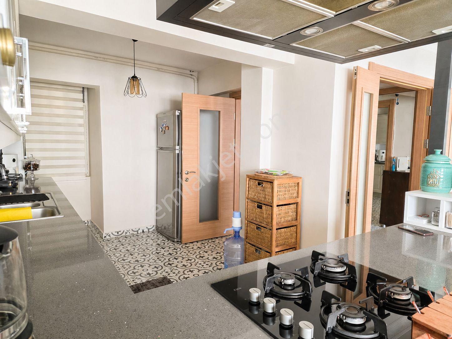 Mithatpaşa Caddesi, Prestijli Lokasyon, Şık Ve Ferah Arakat 3+1 — fotoğraf 10