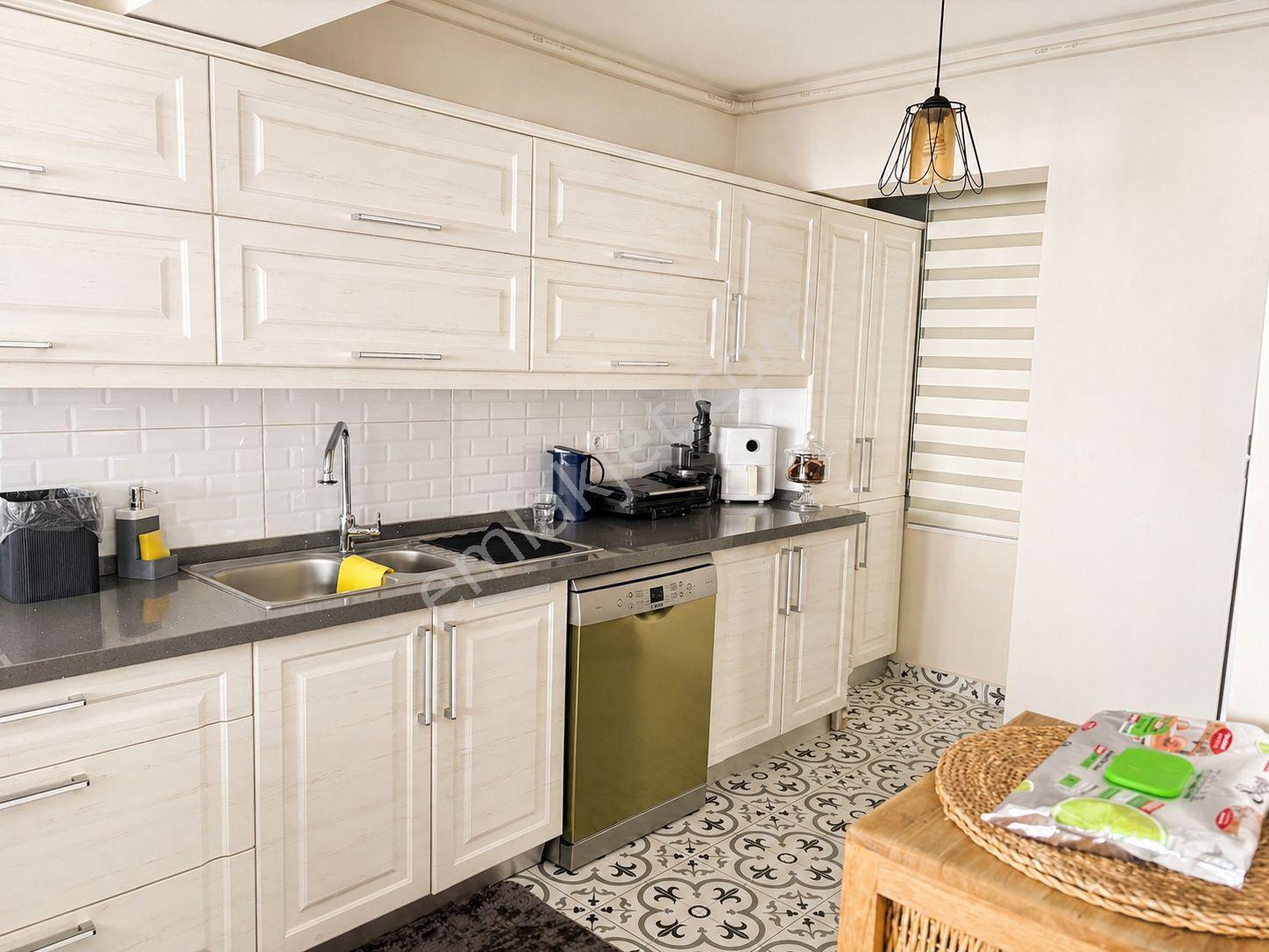 Mithatpaşa Caddesi, Prestijli Lokasyon, Şık Ve Ferah Arakat 3+1 — fotoğraf 12
