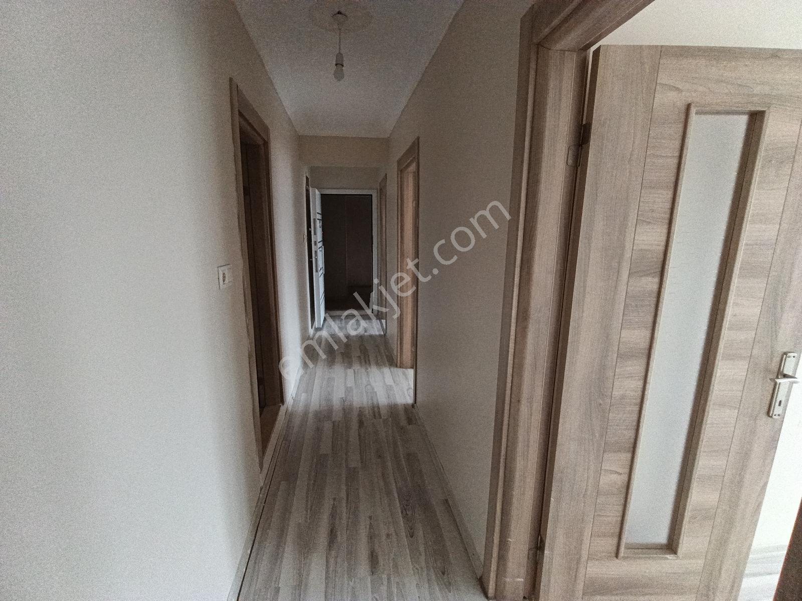 20'lik Yolda Cadde Üzeri Asansörlü Kapalı Otoparklı 2+1 Satılık — fotoğraf 11