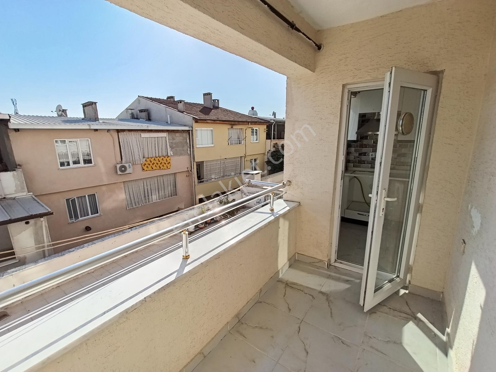 20'lik Yolda Cadde Üzeri Asansörlü Kapalı Otoparklı 2+1 Satılık — fotoğraf 14
