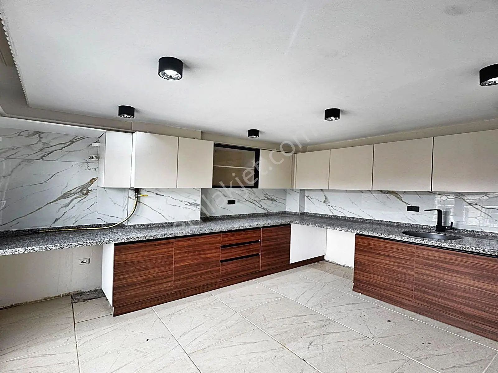 Yıldırım Yapı'dan Metrobüse Yürüme Mesafesinde Asansörlü Yeni Binada 3+1 Satılık Arakat Daire!!! — fotoğraf 11