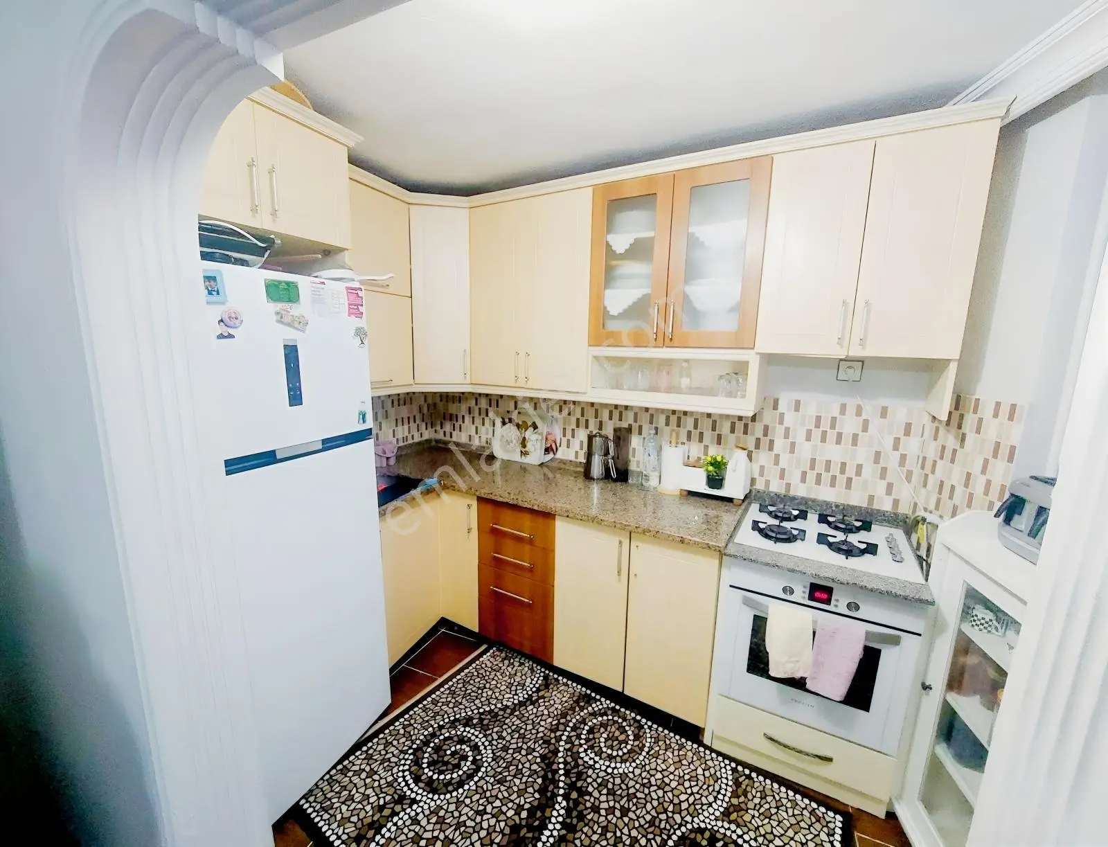 Köprü Emlak'tan Satılık 1+1 Masrafsız Giriş Altı Daire — fotoğraf 13