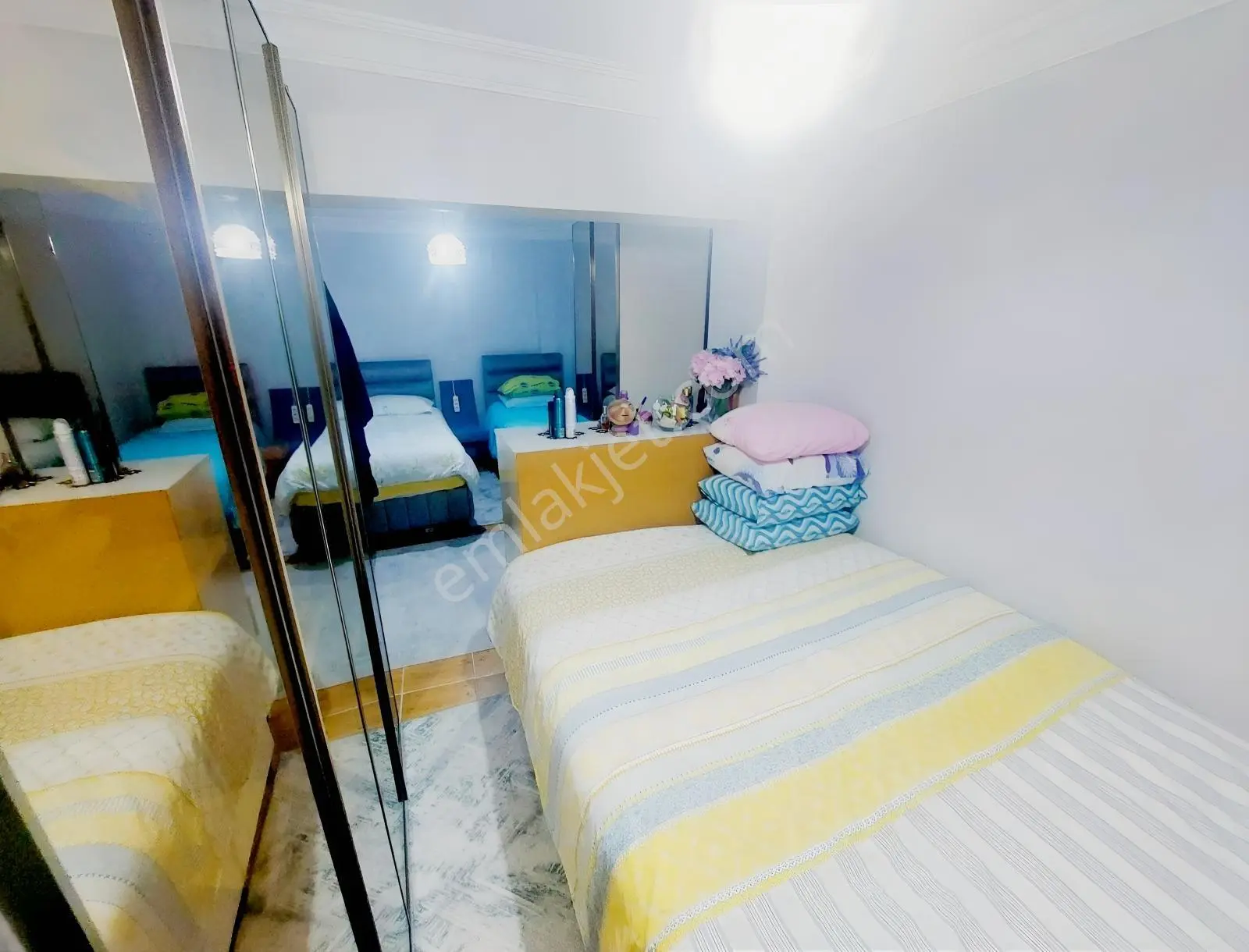 Köprü Emlak'tan Satılık 1+1 Masrafsız Giriş Altı Daire — fotoğraf 18